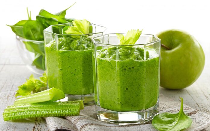 Зелений смузі з додаванням селери та яблук для схуднення